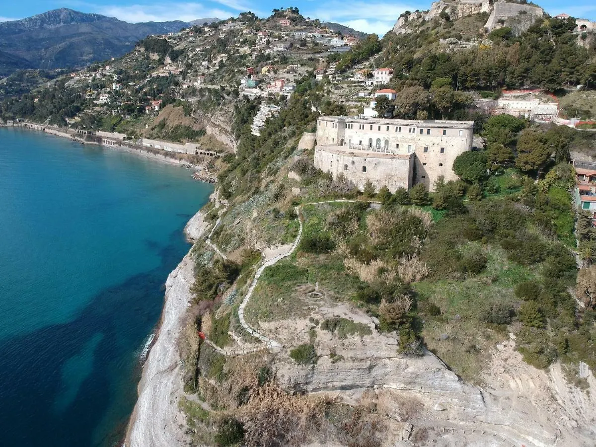 Medieval House Ventimiglia 0*,
